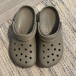 crocs
